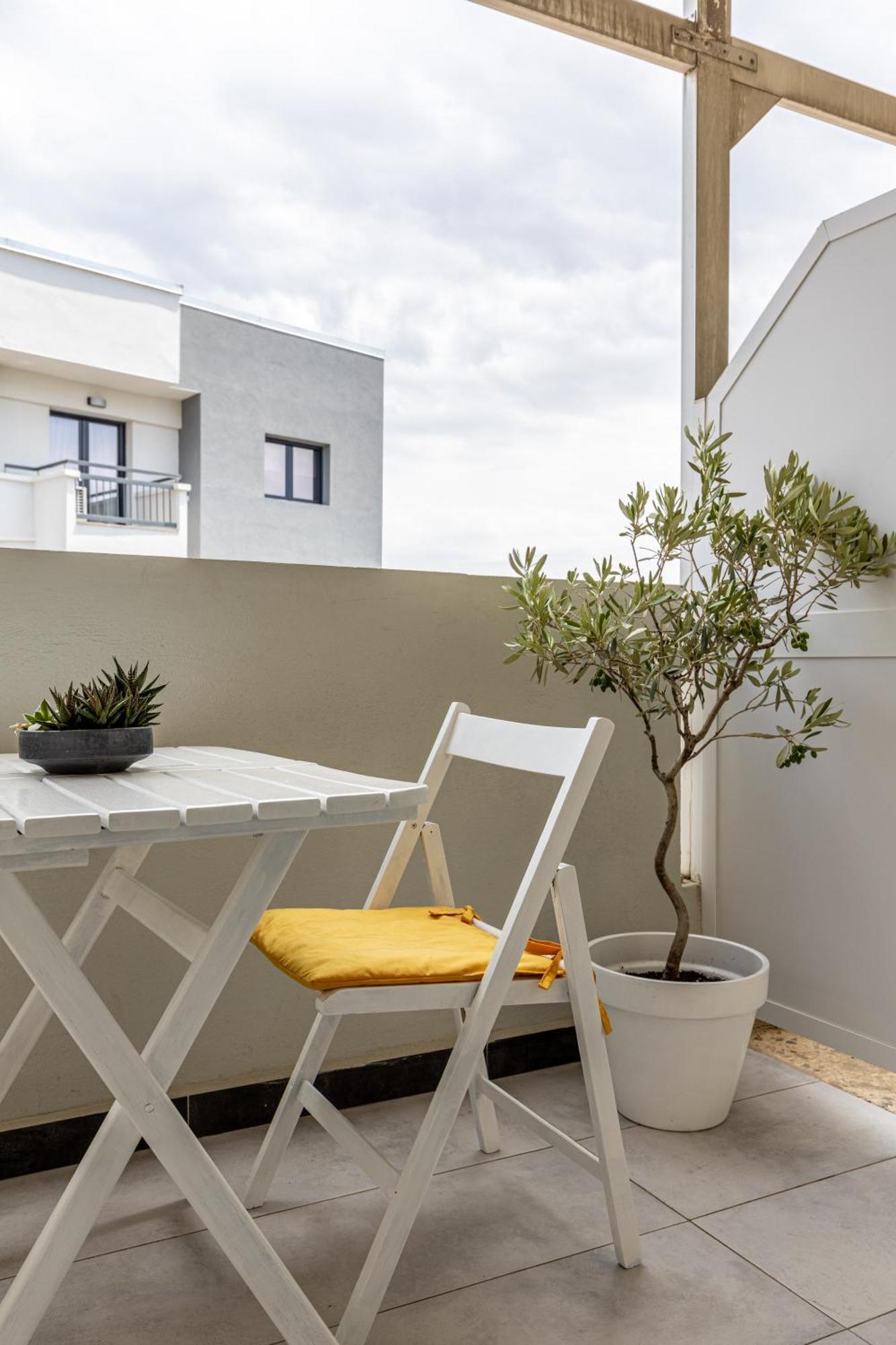 Modern Apartment 305 クサンチ エクステリア 写真